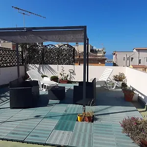  Apartment Rosa's With Terrace Italy